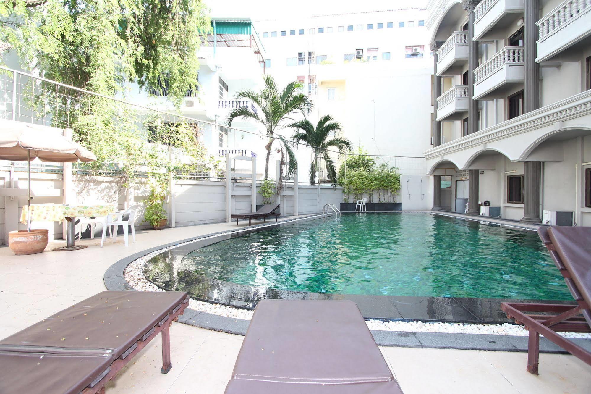 Honey alojamiento Hotel Pattaya Exterior foto